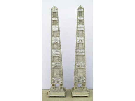 Paar Obelisken als Lichtskulpturen 